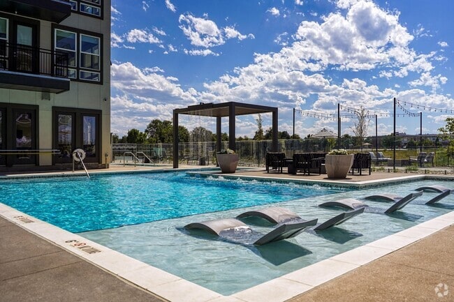 Building Photo - Alexan Montview Plaza Rental