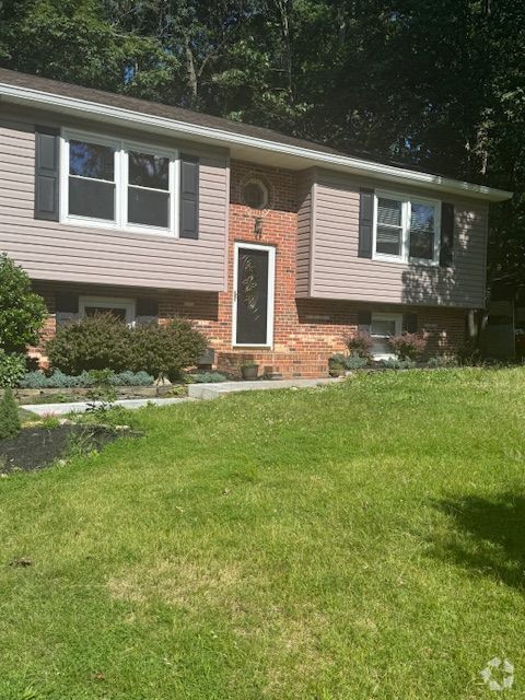 Building Photo - 704 Candle Ridge Ct Rental