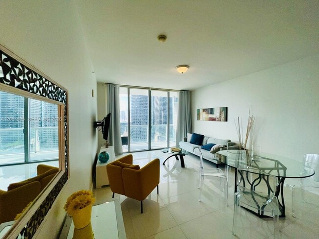 Building Photo - 1111 SW 1st Ave Unit 3121-N