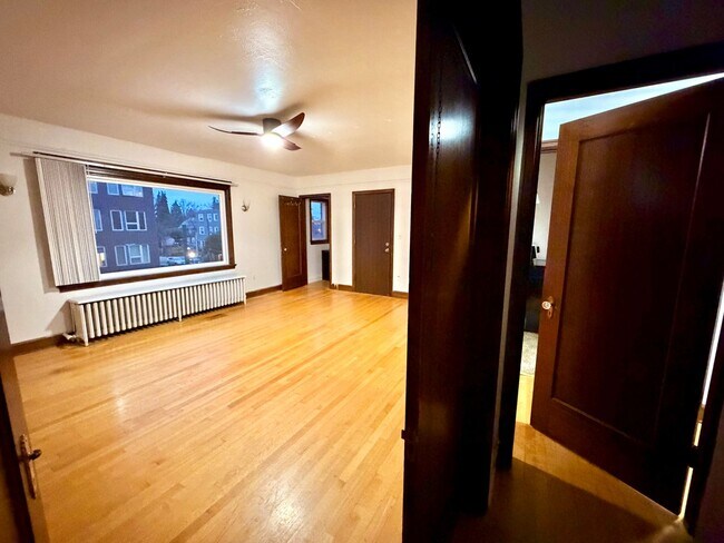 Kelly Arms Apartments