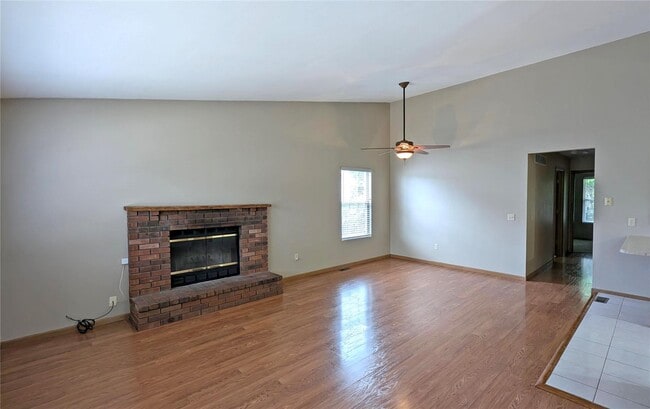 Photo - 332 Spencer Pl