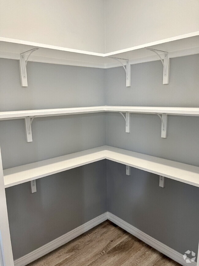 Building Photo - 3 Bedroom Duplex Rental