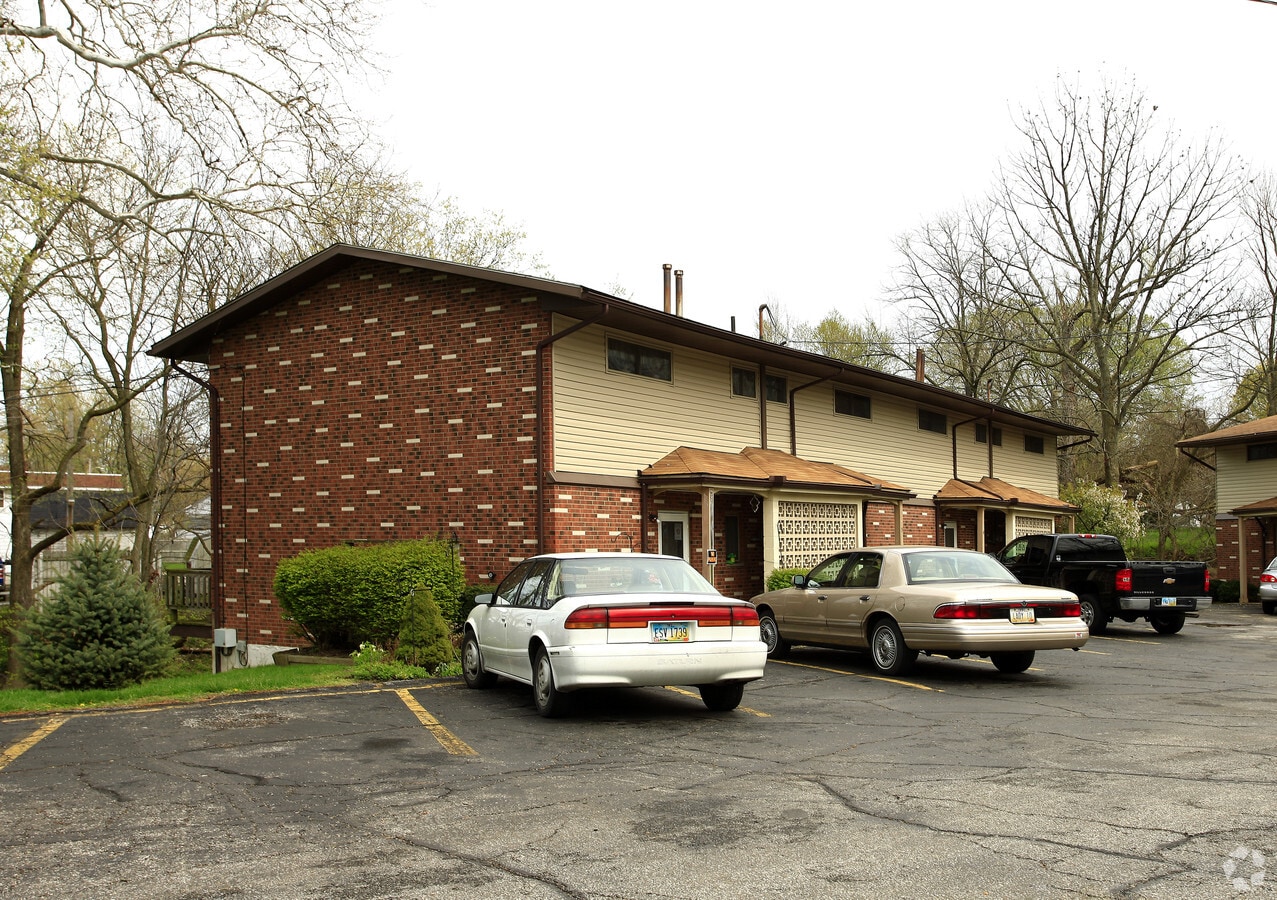 Photo - 37235 Detroit Rd Apartments
