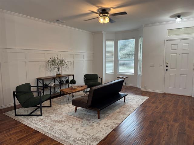 Photo - 902 Greene Way