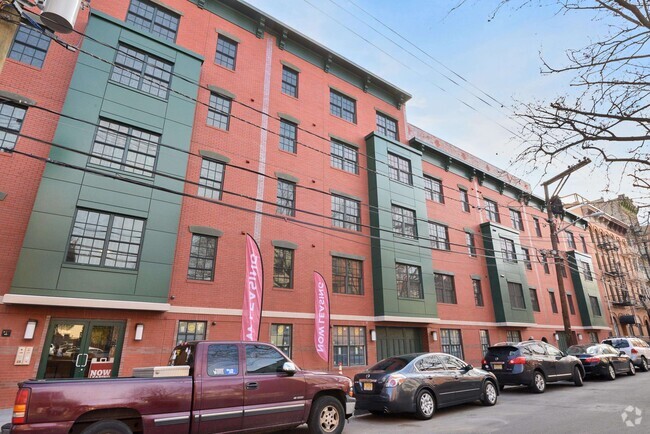 Building Photo - 225 Bay St Unit 205 Rental