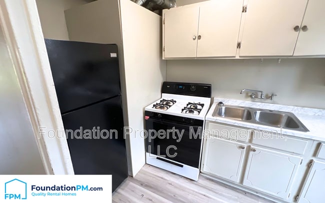 Photo - 1915 S Pkwy E