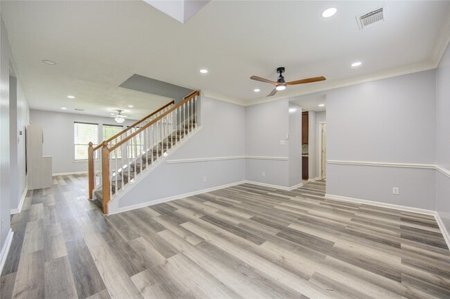 Photo - 9351 Royal Way