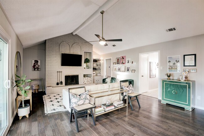 Photo - 1034 Montour Dr