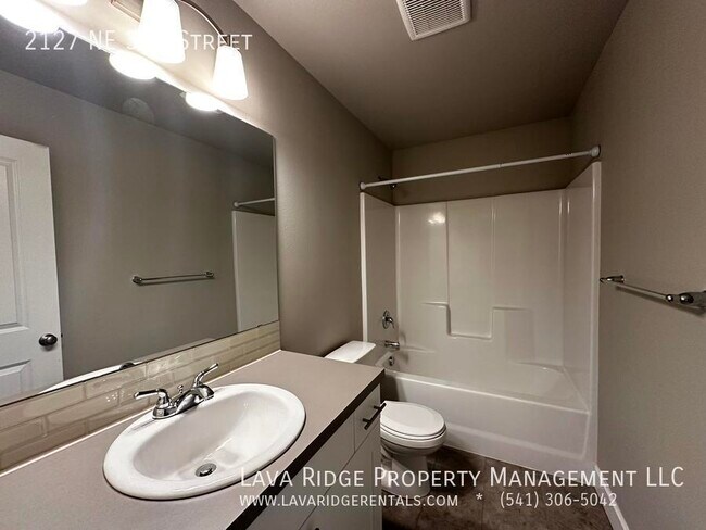 Photo - 2127 NE 3rd St