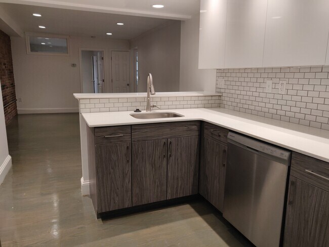 Photo - 145 Saint Botolph St Unidad 9 Rental