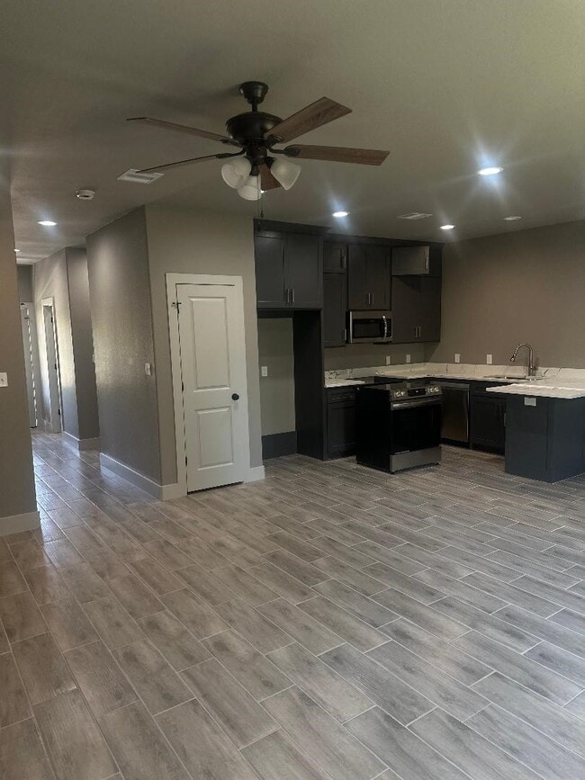 Photo - 310 N 9th St