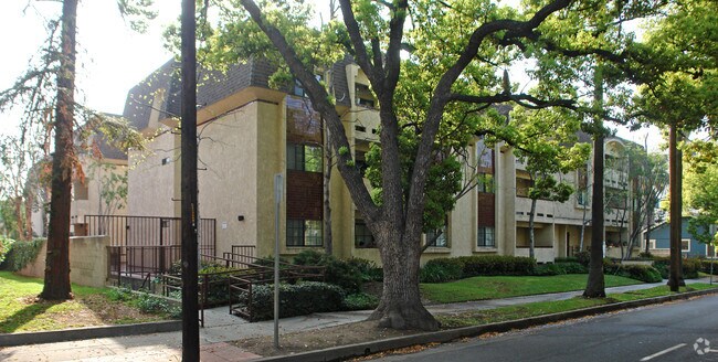 70 Catalina, ¡alejado - 70 N Catalina Ave