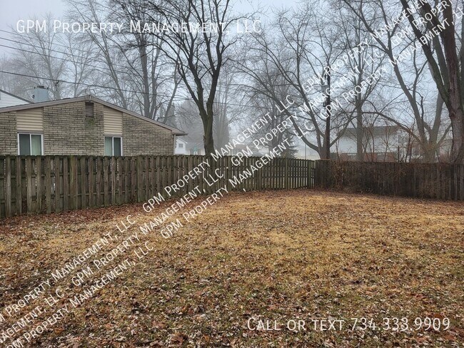 Photo - 8975 Nottingham Dr
