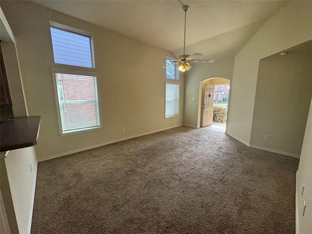 Photo - 8905 Stewart St