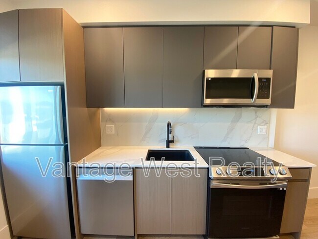 Photo - 720-720 K. L. O. Rd