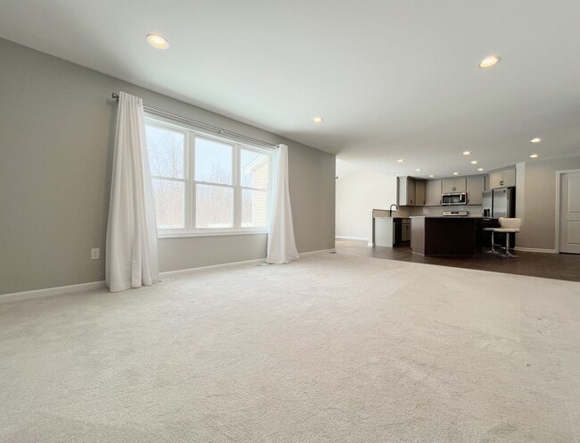 Building Photo - Stunning 4-Bed Single-Family Home For Rent in Amherst - Cherry Laurel Lane