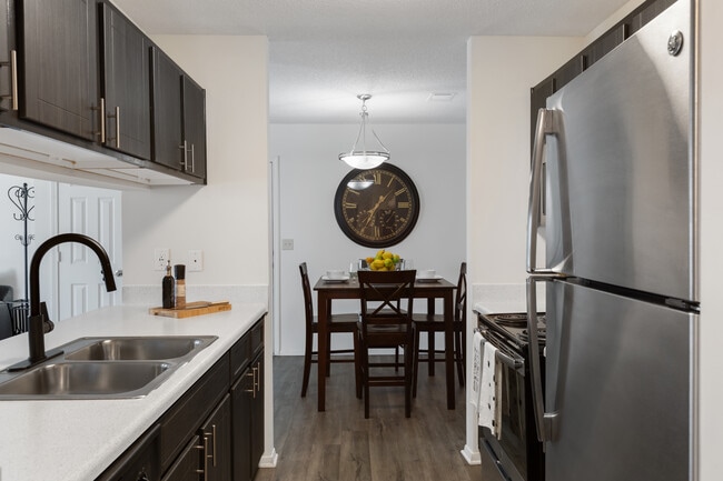 Photo - Hamilton at Turman Farms Apartments