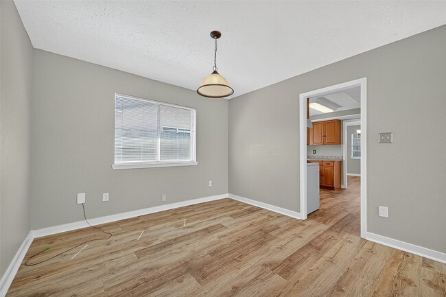 Photo - 10402 Gulfstream Ln