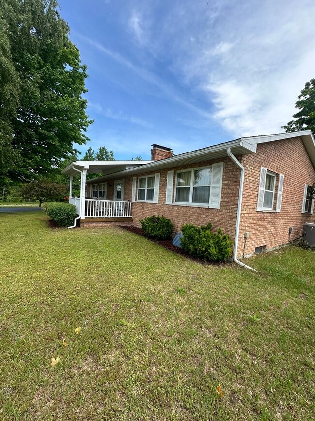 Building Photo - Find Your Slice of Serenity in the Country... Rental