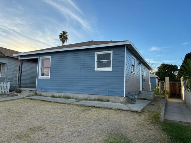 Photo - Taft Home 2 bd 1 ba Must see