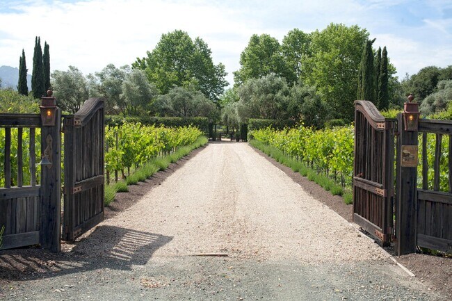 Photo - 430 Pratt Ave