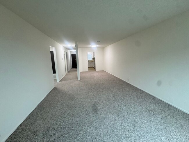 Building Photo - 725 18th Ave Unit 1
