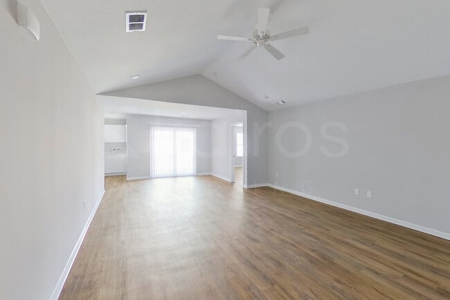 Photo - 104 Cottage Grove Rd