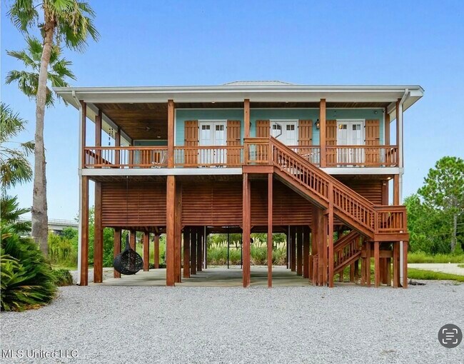 Photo - 218 Front St