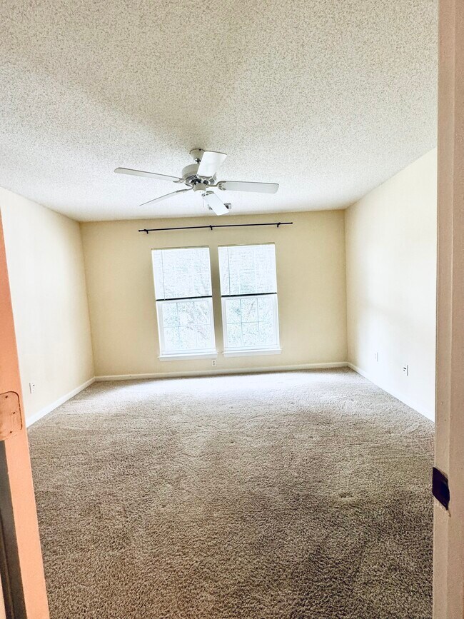 Photo - 100 Kensington Blvd Unidad 823 Rental