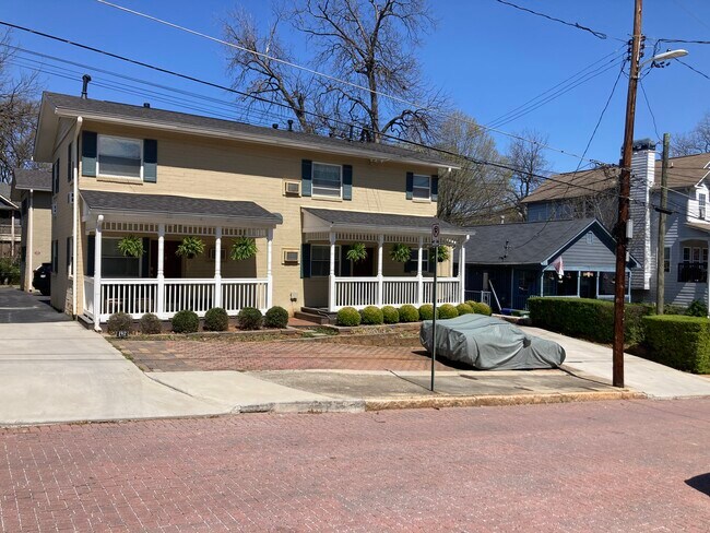 Photo - 140 SE Richmond St