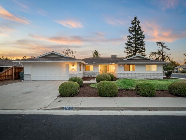 Fully Remodeled Old Town Clovis 3/2 - Fully Remodeled Old Town Clovis 3/2 House