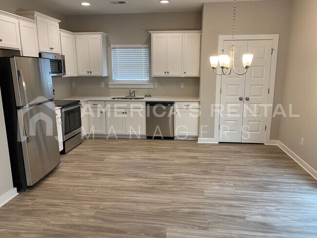 Photo - 105 Ballington Wy
