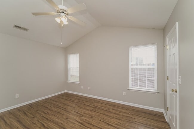 Photo - 9421 Dewey Dr