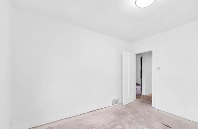 Photo - Spacious 3-bedroom, 1-bath Home