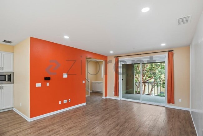 Photo - 1210 Coyote Creek Way