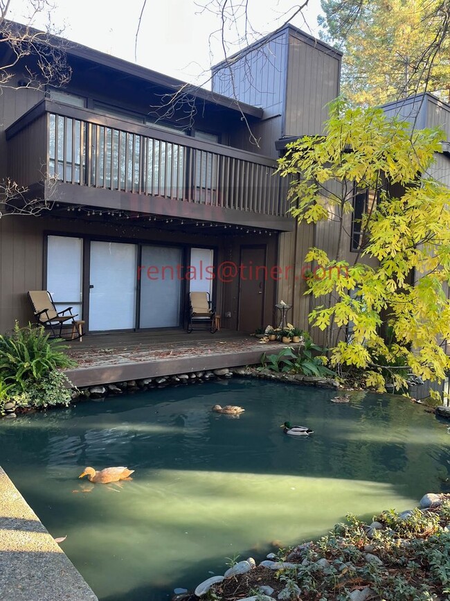 Condominium in the desirable Timberlake Co... - Condominium in the desirable Timberlake Co... Unit #282