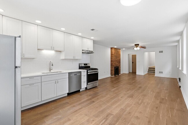 Photo - 2306 E Carson St Unit 2