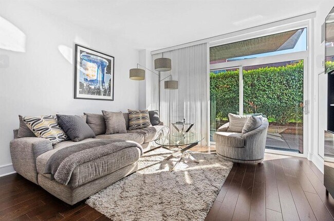 Photo - 1100 Maxwell Ln Unit 418