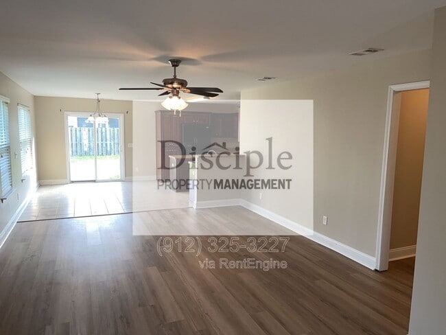 Photo - 202 Scarlett Ln