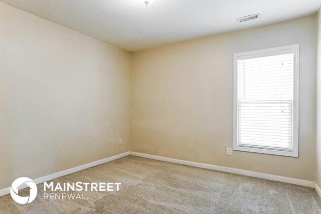 Photo - 811 Chalmers St