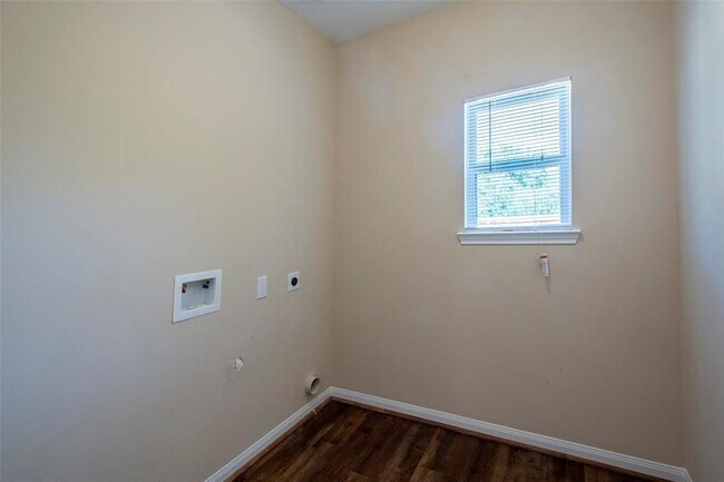Photo - 8142 Cabot St Unidad A