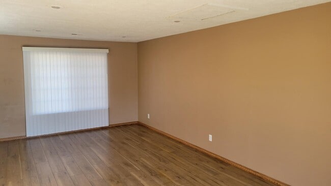 Photo - 320 Forest Dr