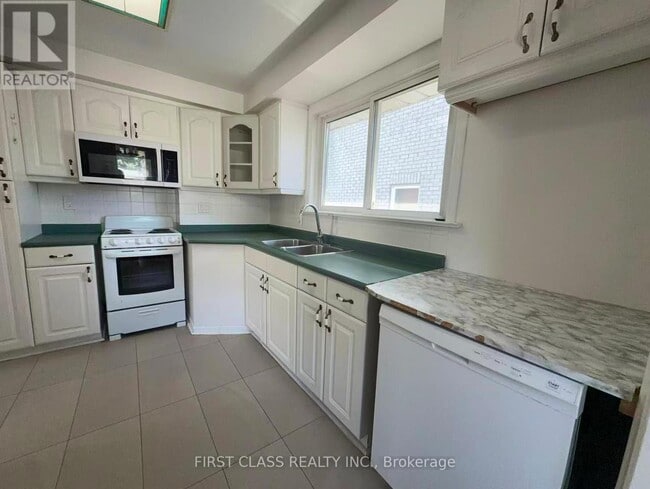 Photo - 109 Goulding Ave