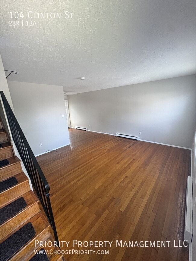 Photo - 104 Clinton St