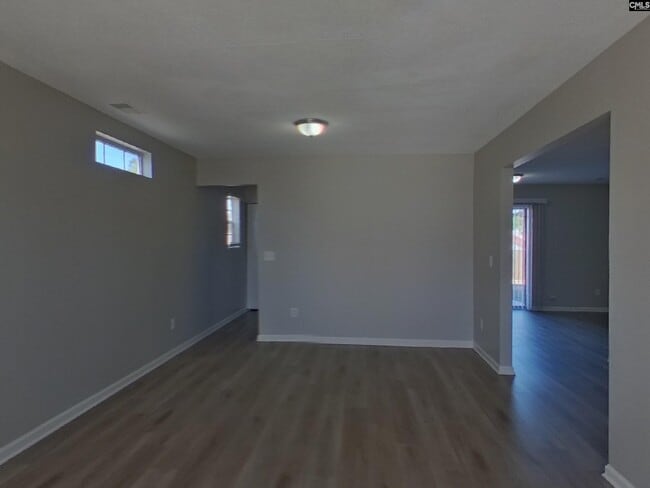 Photo - 204 Fox Grove Cir