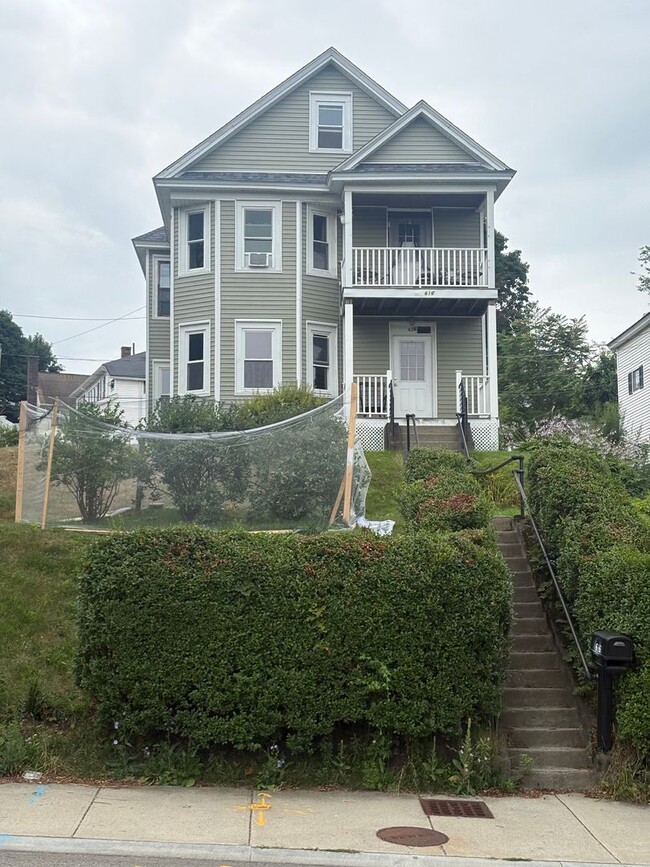 Building Photo - 616 Franklin St Unit 1