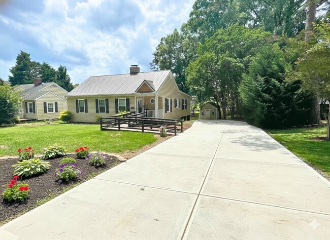 Photo - 1429 Lyon Ct