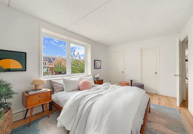 Photo - 6 Renaissance Ct Unit 6B