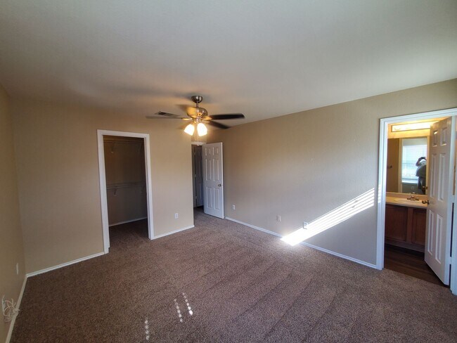 Photo - 14001 Cambourne Dr Unit B