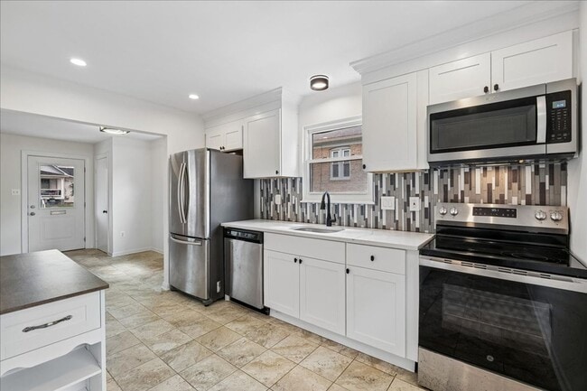 Photo - Remodeled in great location! 4 bedrooms 2 FB Walk to Metro